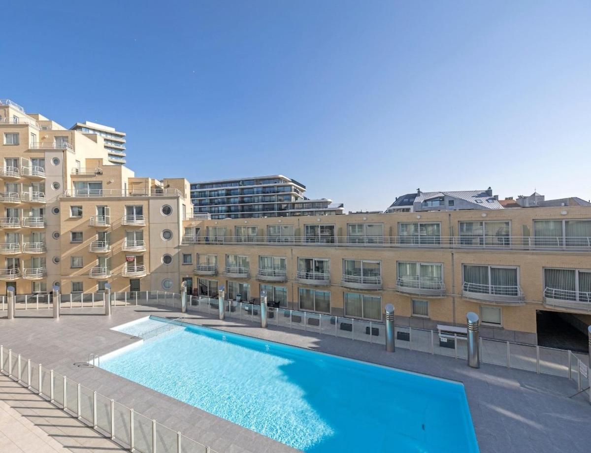 Appartement Prachtige In Met Verwarmd Zwembad Oostende